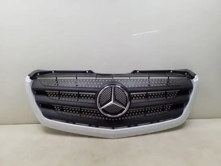Mercedes-Benz Sprinter W906 (2006 - 2018) A9068880523 Передняя решетка — фото 1