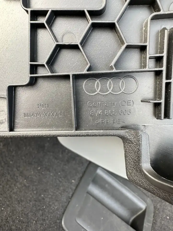 Audi A3/S3 8V (2016 - 2020) 8V4867245 Верхняя обшивка стойки D — фото 5