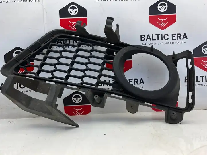 BMW 3 F30 F35 F31 (2012 - 2018) 8062631 Решетка противотуманной фары — фото 3