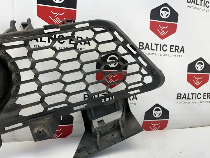 BMW 3 F30 F35 F31 (2012 - 2018) 8062631 Решетка противотуманной фары — фото 5