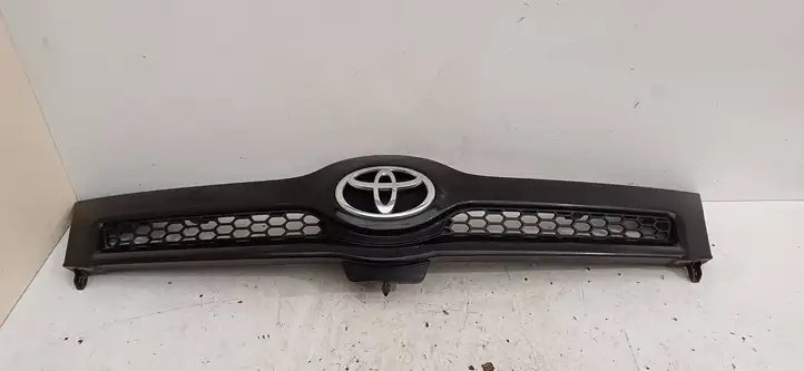 Toyota Corolla Verso E121 (2004 - 2007) 531110F010 Верхняя решетка радиатора — фото 1