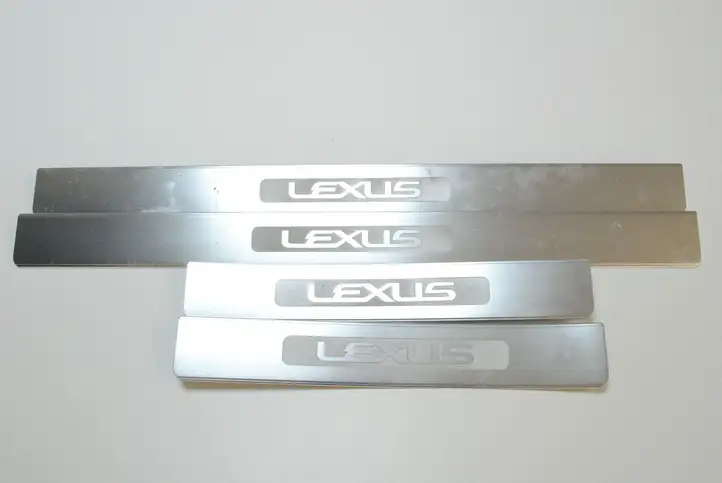 Lexus GS 300 350 430 450h (2004 - 2007) Внутренняя обшивка порога (комплект) — фото 1
