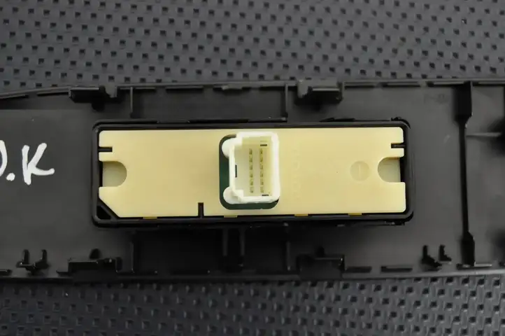 Lexus GS250 300 350 300h 450h (2011 - 2015) 7423230270 Блок кнопок стеклоподъемников — фото 4