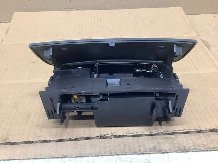 Mercedes-Benz E W211 (2002 - 2009)  A2118101330 Пепельница