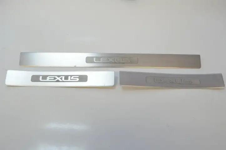 Lexus GS 300 350 430 450h (2004 - 2007) Внутренняя обшивка порога (комплект) — фото 1