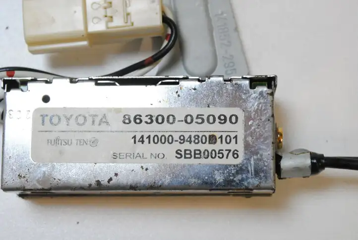 Toyota Avensis T250 (2003 - 2006) 8630005090 Усилитель антенны — фото 4