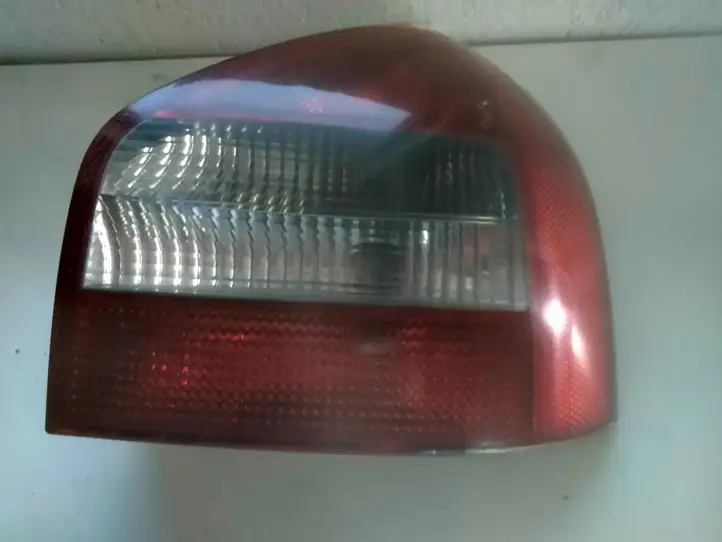 Audi A3/S3 8L (2000 - 2003) 8L0945096B Задний фонарь в кузове — фото 1