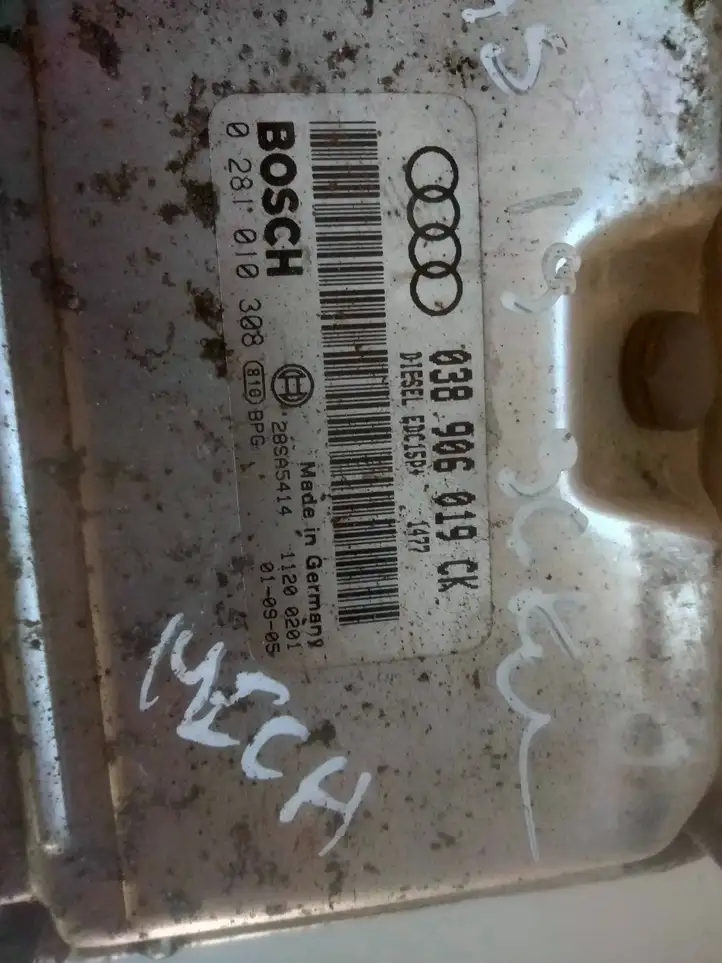 Audi A3/S3 8L (1996 - 2000) 038906019CK Блок управления двигателем (ECU) — фото 4