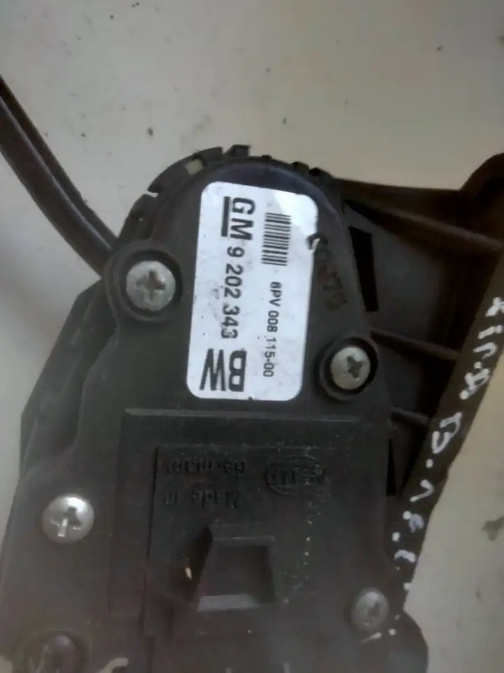 Opel Zafira B (2006 - 2008) 9202343 Педаль акселератора — фото 3