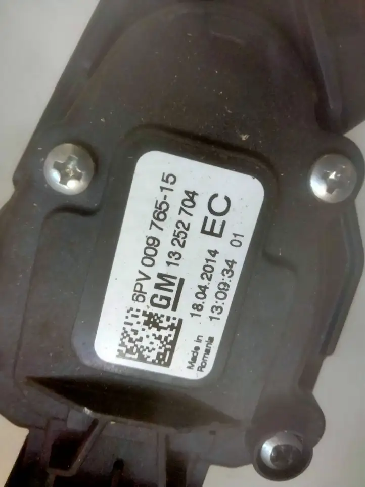 Opel Astra J (2009 - 2012) 13252704 Педаль акселератора — фото 3