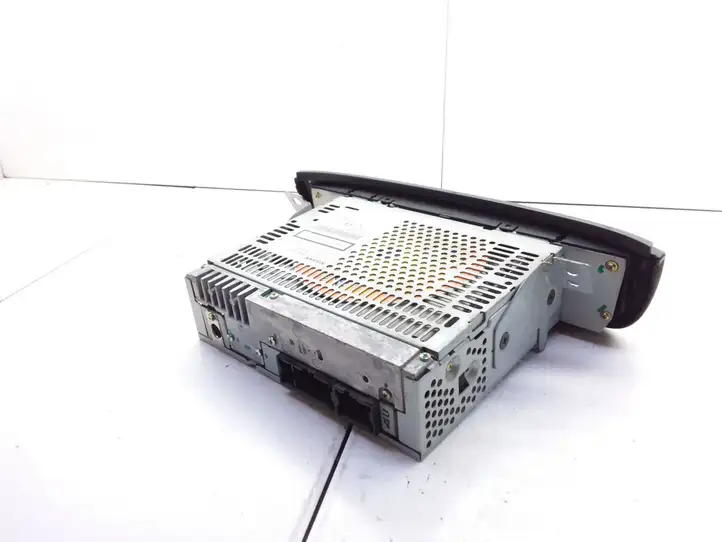 Nissan Almera Tino (2000 - 2003) 28185BU007 Магнитола / мультимедийная система — фото 2