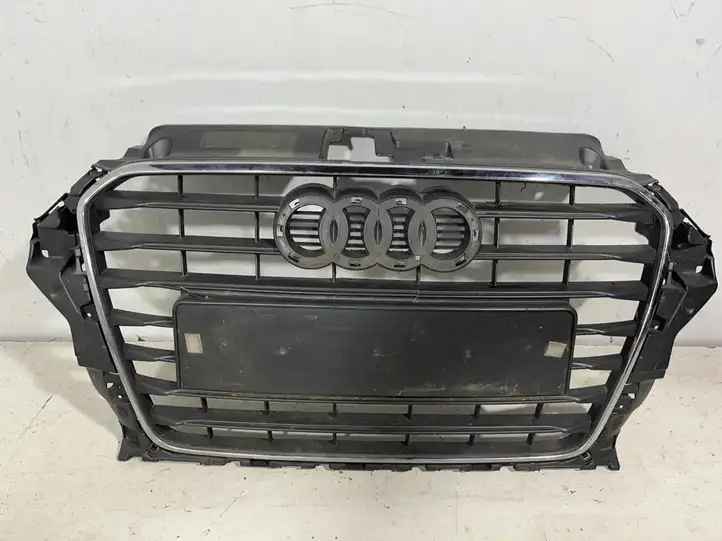 Audi A3/S3 8V (2012 - 2016) 8V385651 Верхняя решетка радиатора — фото 1