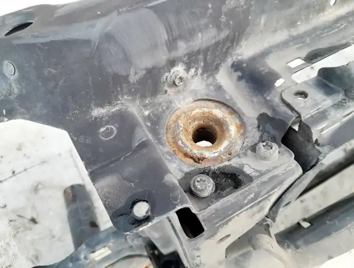 BMW 3 E46 (1998 - 2005)   Замок капота