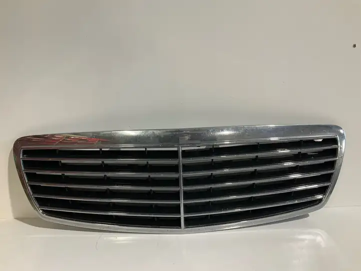 Mercedes-Benz E W211 (2002 - 2009) A2118800583 Передняя решетка — фото 1