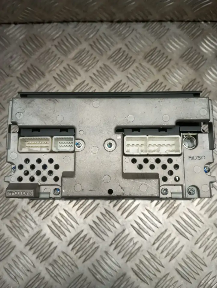 Toyota Avensis T250 (2003 - 2006) 8612005081 Магнитола / мультимедийная система — фото 4