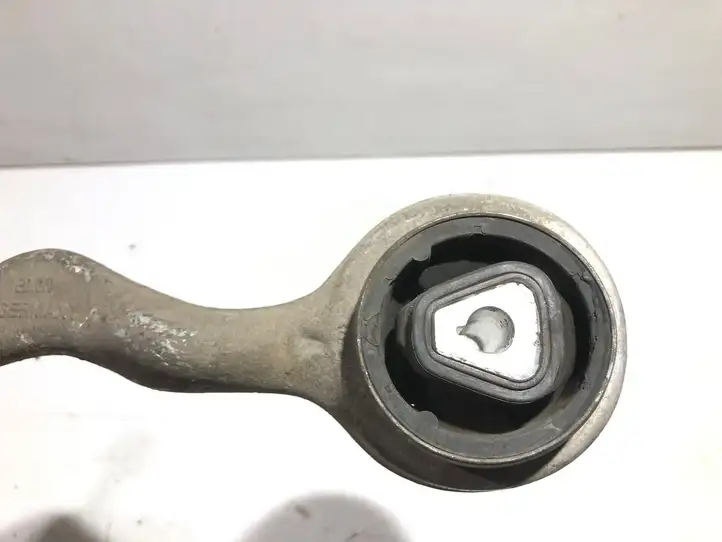 BMW 3 E90 E91 (2005 - 2012)  AW6082 Вилы