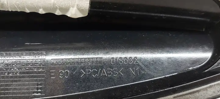 BMW 3 E90 E91 (2005 - 2012) 018632 Крышка GPS-антенны — фото 6