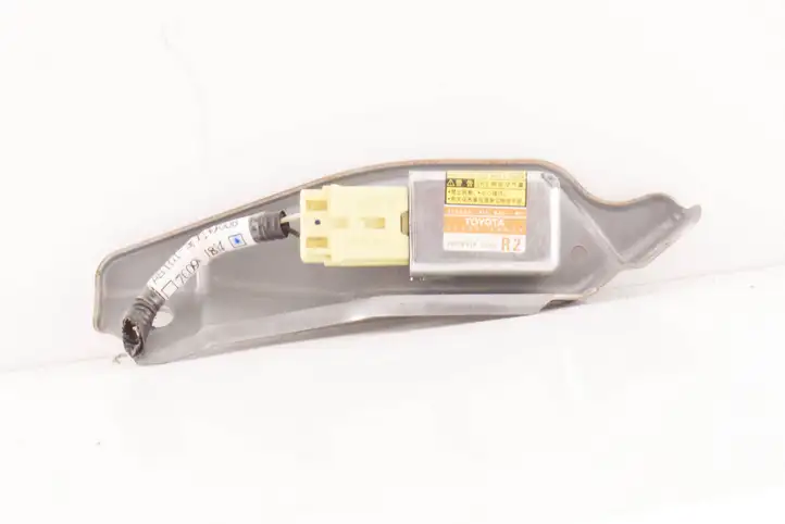 Lexus GS 300 350 430 450h (2004 - 2007) 89833-30020 Датчик удара SRS — фото 1