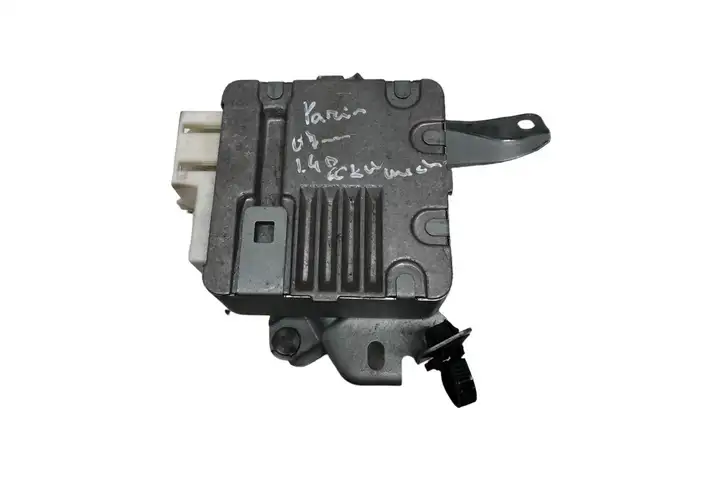 Toyota Yaris (2005 - 2009) 896500D110 Блок управления усилителем руля — фото 3