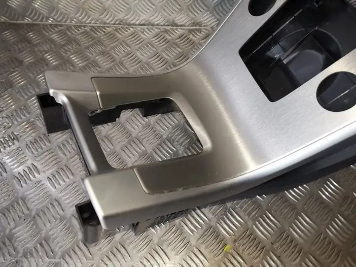 Volvo XC60 (2008 - 2013) 39864994 Отделка внутренней панели салона — фото 8
