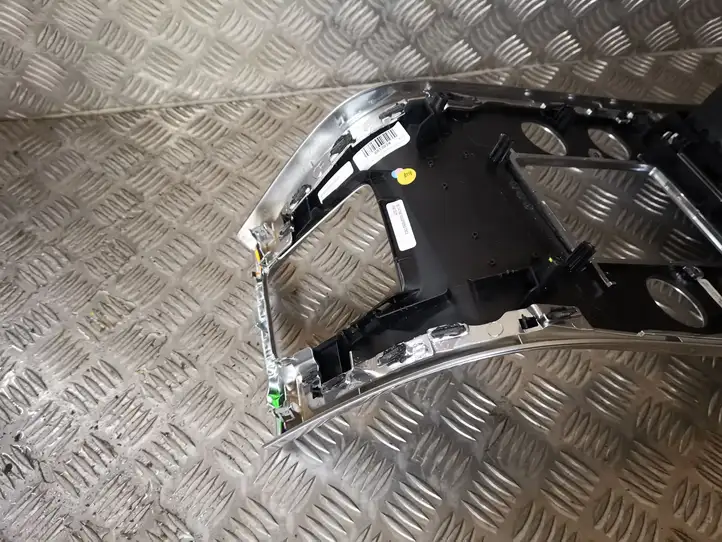 Volvo XC60 (2013 - 2017) 31417487 Центральный воздушный дефлектор — фото 16