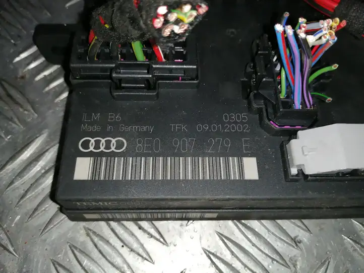 Audi A4 S4 B6 8E 8H (2000 - 2006) 8E0907279E Модуль комфорта — фото 3