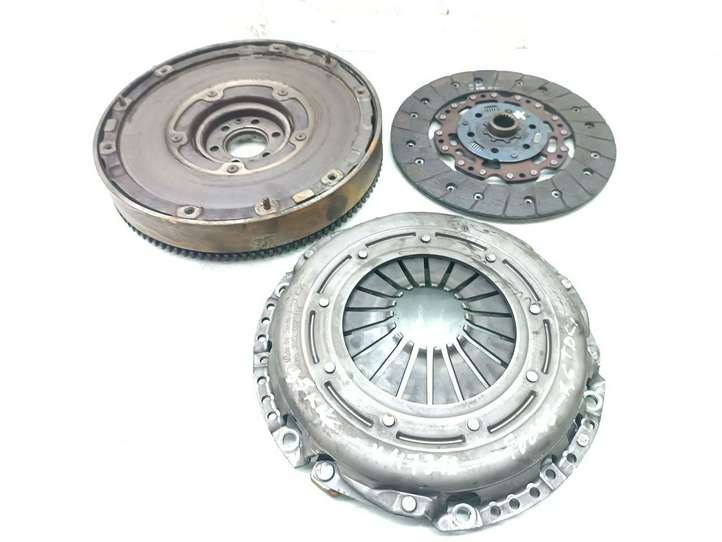 Ford Focus (2011 - 2015)  AV61-6477-CE Комплект сцепления