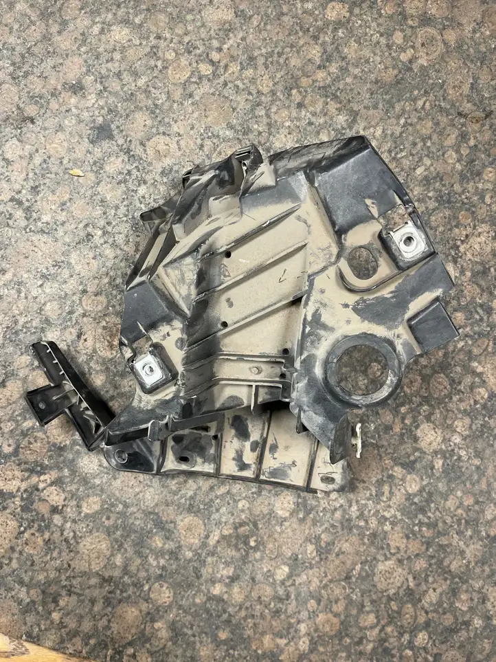 BMW X5 F15 (2013 - 2017) 7294543 Крепление крыла — фото 1