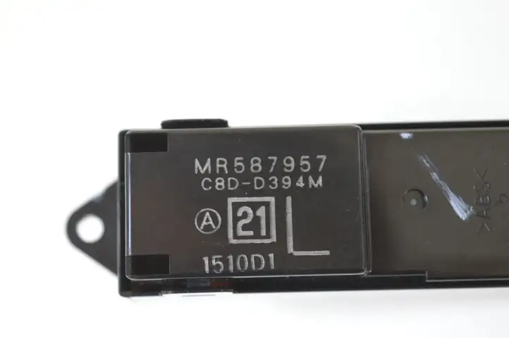 Mitsubishi L200 (2006 - 2014) MR587957 Кнопка стеклоподъемников — фото 5