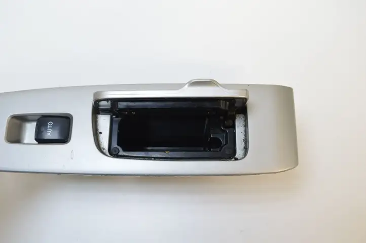Lexus RX 330 - 350 - 400H (2006 - 2009) 8403048070 Блок кнопок стеклоподъемников — фото 3