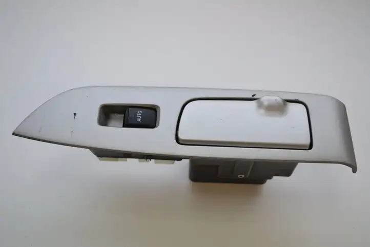 Lexus RX 330 - 350 - 400H (2006 - 2009) 8403048070 Блок кнопок стеклоподъемников — фото 1