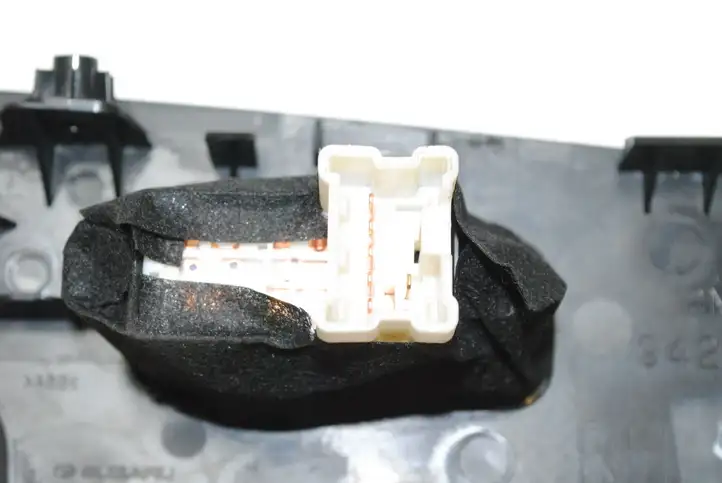 Subaru Outback (2009 - 2014) 94263AJ040 Кнопка стеклоподъемников — фото 4