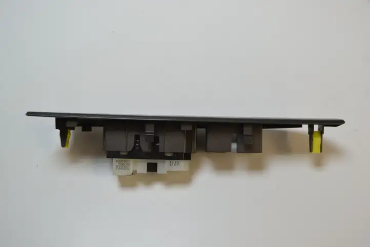 Lexus IS 220D-250-350 (2005 - 2010) 8403053020 Блок кнопок стеклоподъемников — фото 2