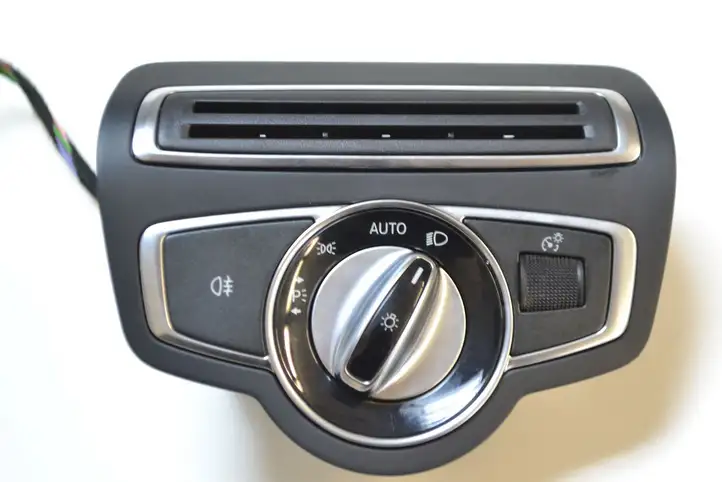 Mercedes-Benz C W205 (2014 - 2021) A2058210059 Включатель фонарей — фото 1