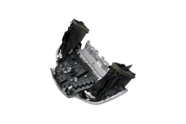 Ford Fiesta (2006 - 2008) 8A6118A802BGW Центральный воздушный дефлектор — фото 3