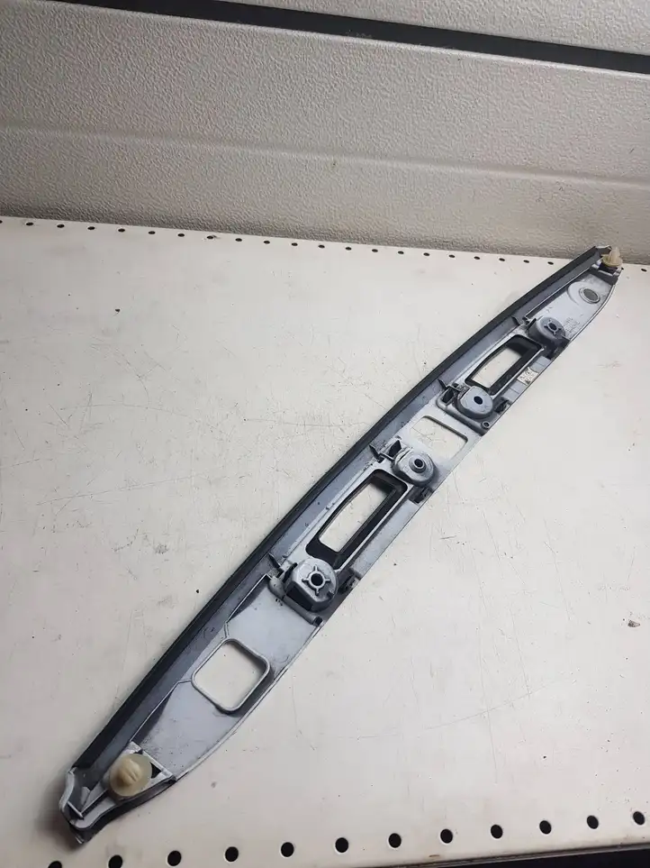 Lexus IS III XE30 (2013 - 2016) 7680153100 Подсветка номера — фото 4