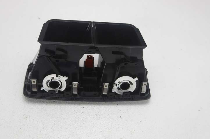 Skoda Yeti (2009 - 2012)  5L0820951 Центральный дефлектор