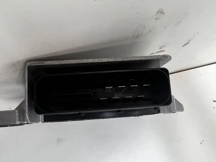 Volkswagen PASSAT B6 (2005 - 2010) 3C0907801B Блок управления стояночным тормозом — фото 3
