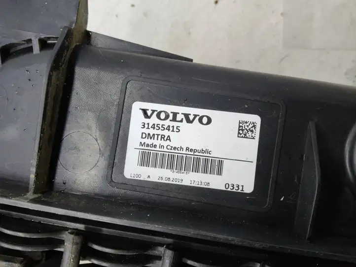 Volvo XC40 (2017 - ) 31455415 Дефлектор воздуха — фото 4