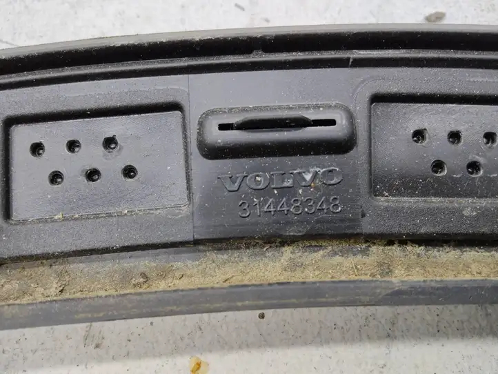 Volvo XC40 (2017 - ) 31448348 Молдинг крыла — фото 2