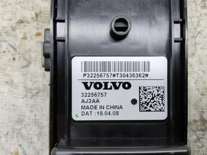 Volvo XC40 (2017 - ) 32256757 Кнопка стеклоподъемников — фото 2