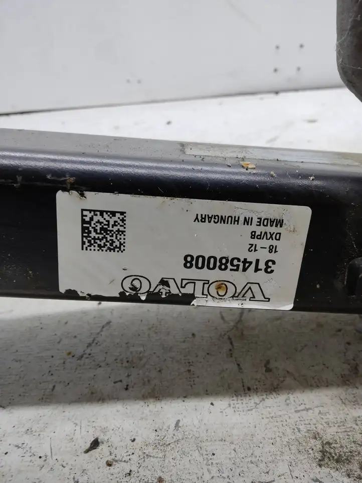 Volvo XC40 (2017 - ) 31458008 Комплект буксировочного крюка — фото 3