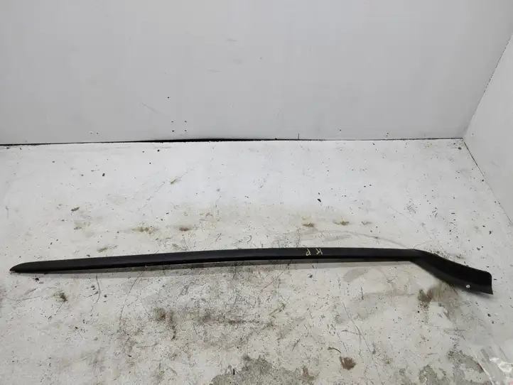 Volvo XC40 (2017 - ) 31448939 Накладка стоек лобового стекла — фото 1