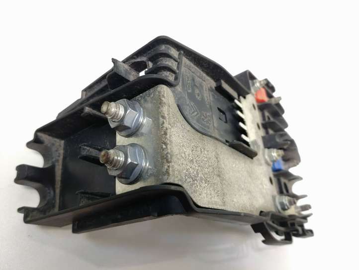 Peugeot Partner (2012 - 2015)  9663704680 Узел подключения плюсовых проводов