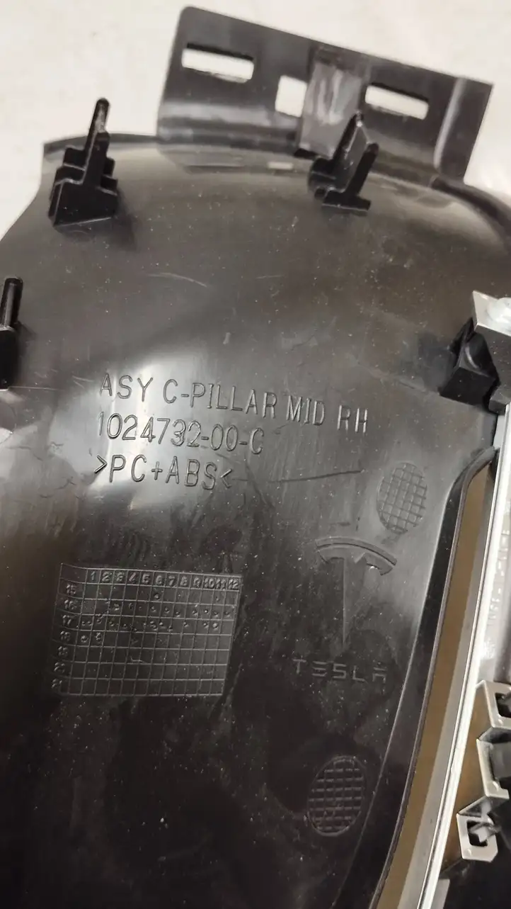 Tesla Model S (2016 - 2021) 102473200c Обшивка стойки C — фото 4