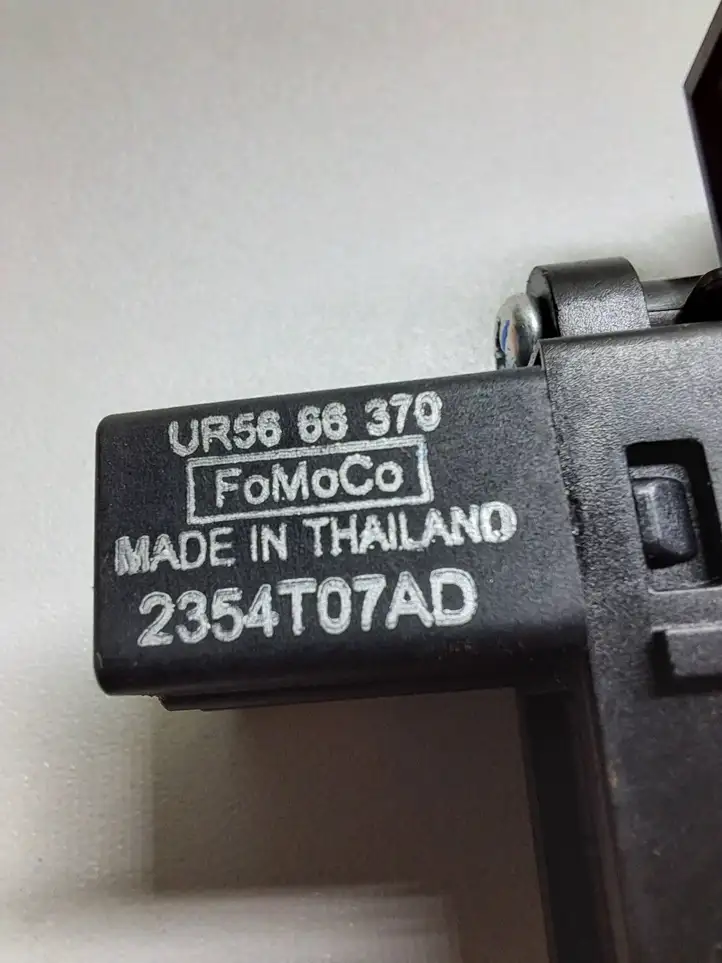 Ford Ranger (2015 - 2019) UR5666370 Кнопка стеклоподъемников — фото 3