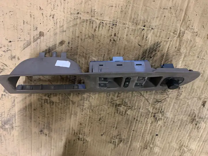Volkswagen PASSAT B6 (2005 - 2010) 1K4959857 Блок кнопок стеклоподъемников — фото 4