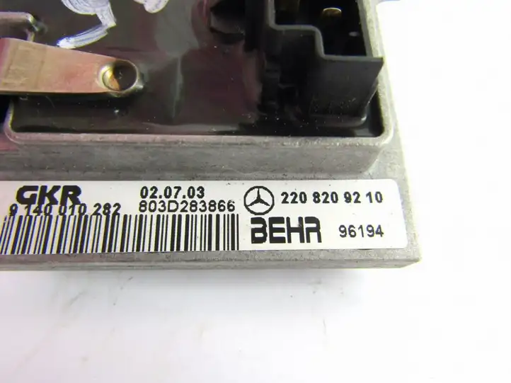 Mercedes-Benz ML W163 (1997 - 2005) Реле вентилятора печки салона — фото 2