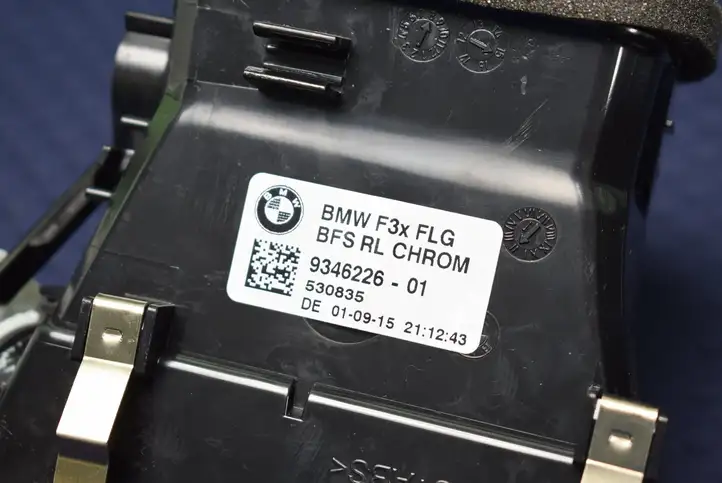BMW 3 F30 F35 F31 (2012 - 2018) 9346226 Воздушная решетка панели — фото 4