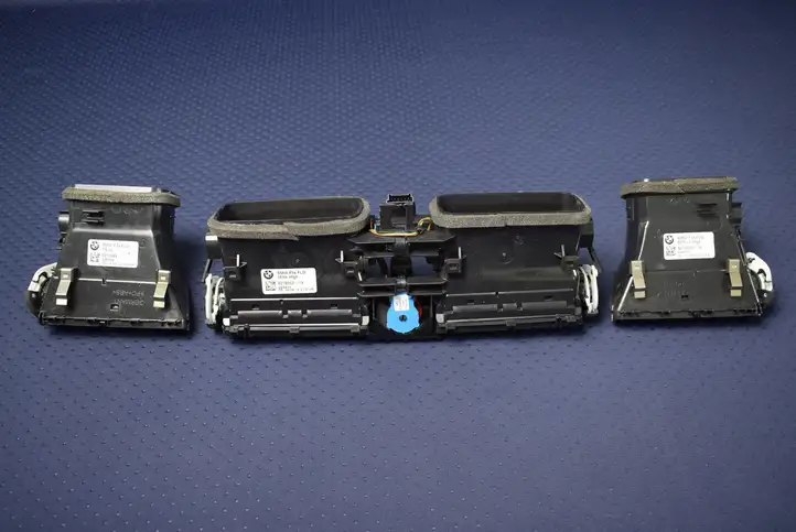 BMW 3 F30 F35 F31 (2012 - 2018) 9218549 Воздушная решетка панели — фото 2